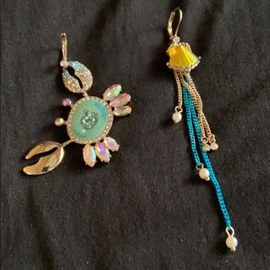 Betsey Johnson mismatch crab and shell earrings